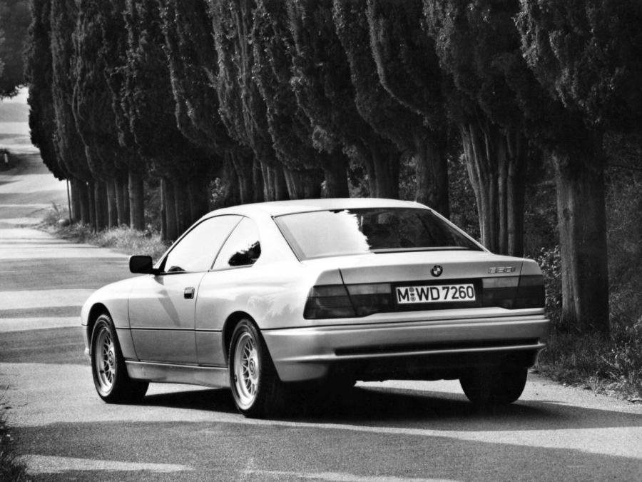  BMW 850i 1989 года  (фото 13 из 27)